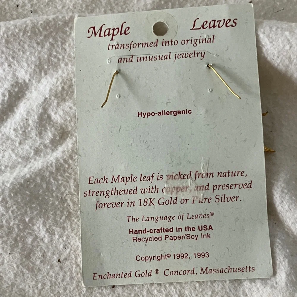 Real Maple Leaves Covered with 18K Gold Hand-crafted Vintage Earrings - Picture 2 of 6